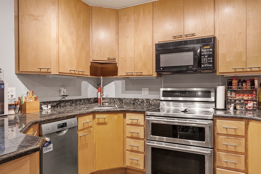 172 Middle Street, Unit 105 Lowell, MA 01852 - Photo 17 of 41