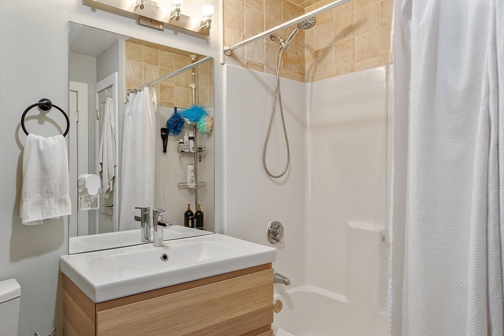 172 Middle Street, Unit 105 Lowell, MA 01852 - Photo 20 of 41