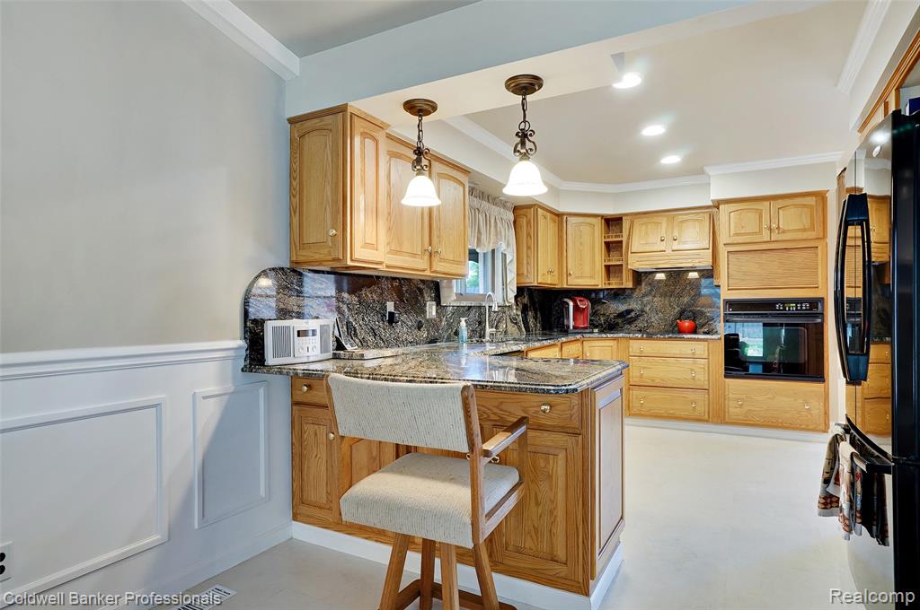 2118 Warrington Road Rochester Hills, MI 48307 - Photo 21 of 50