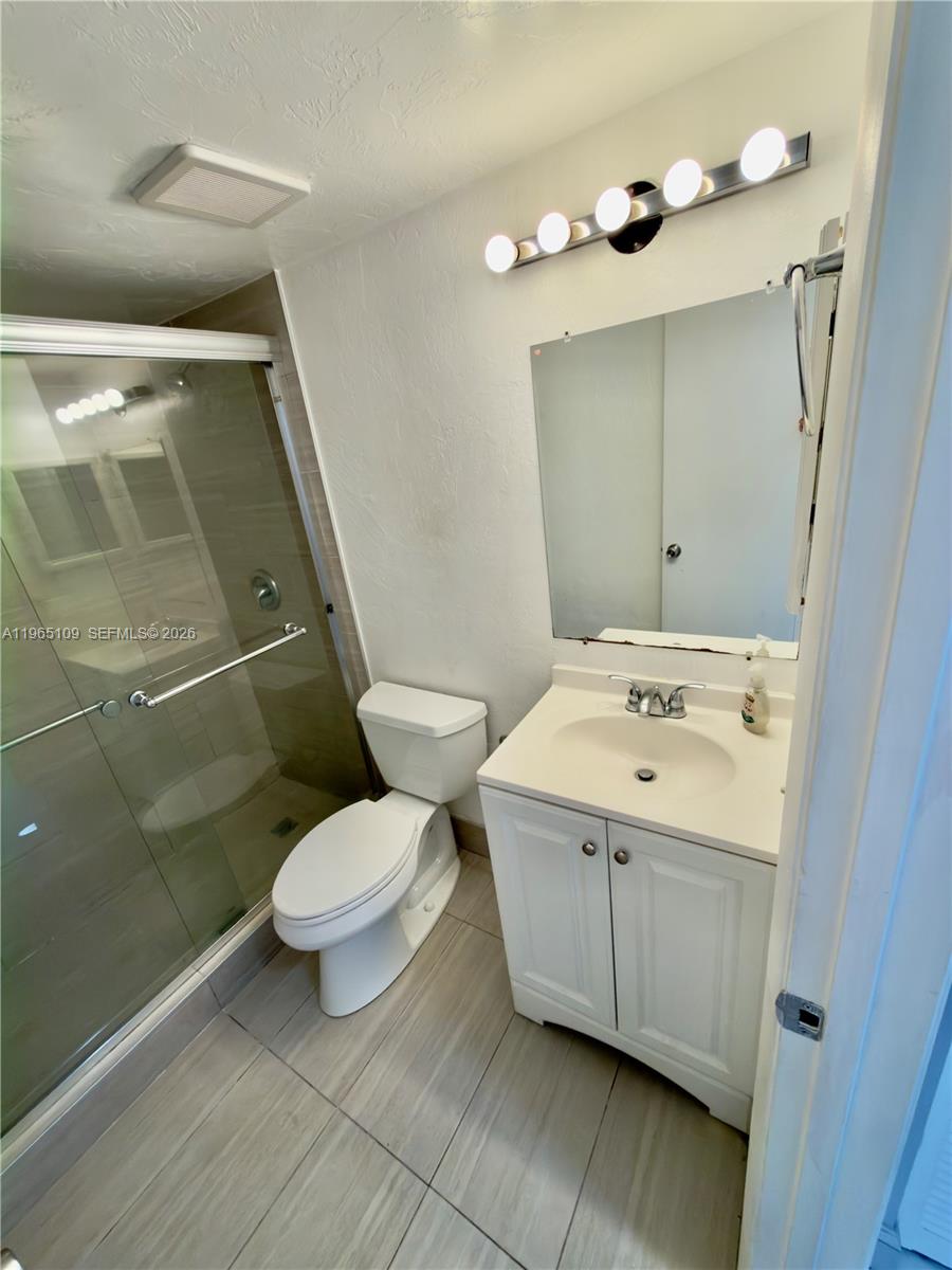 1086 North Hiatus Road, Unit 1086 Pembroke Pines, FL 33026 - Photo 14 of 23