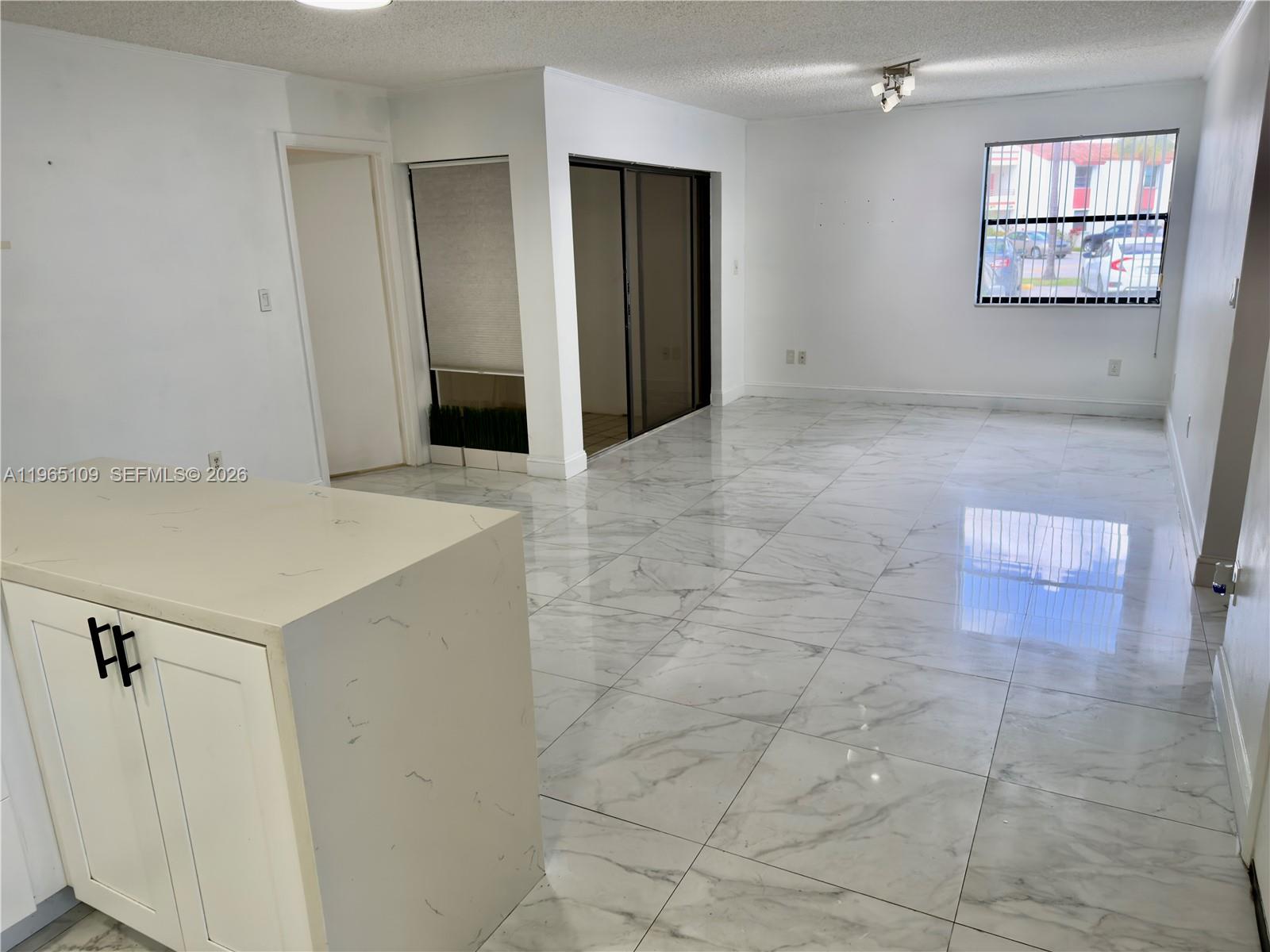 1086 North Hiatus Road, Unit 1086 Pembroke Pines, FL 33026 - Photo 15 of 23