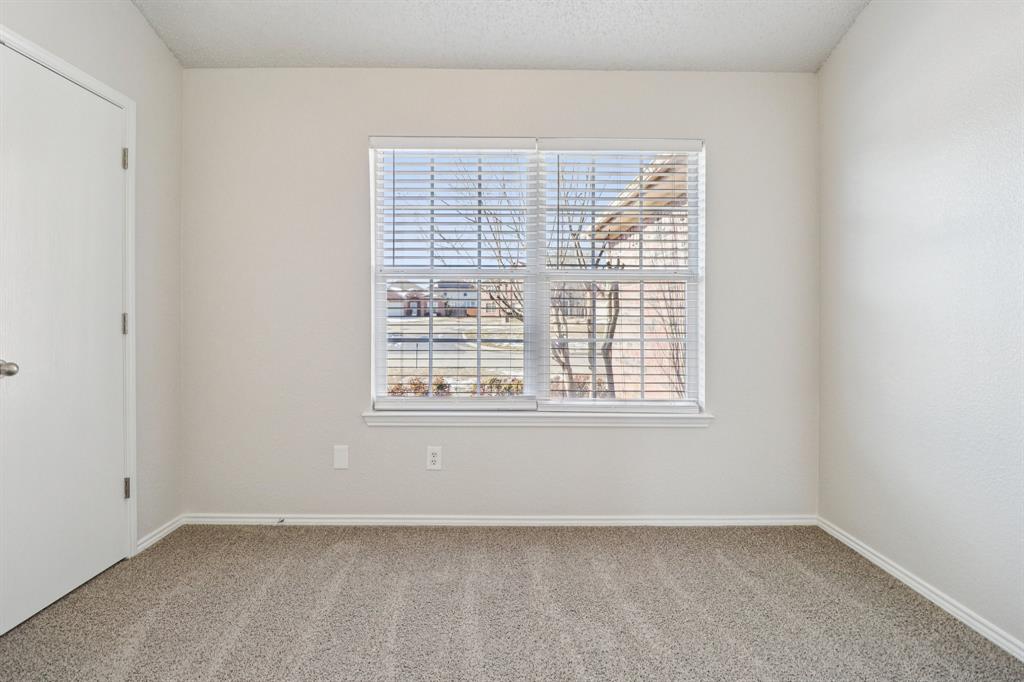 4701 Sea Ridge Drive Fort Worth, TX 76133 - Photo 13 of 35