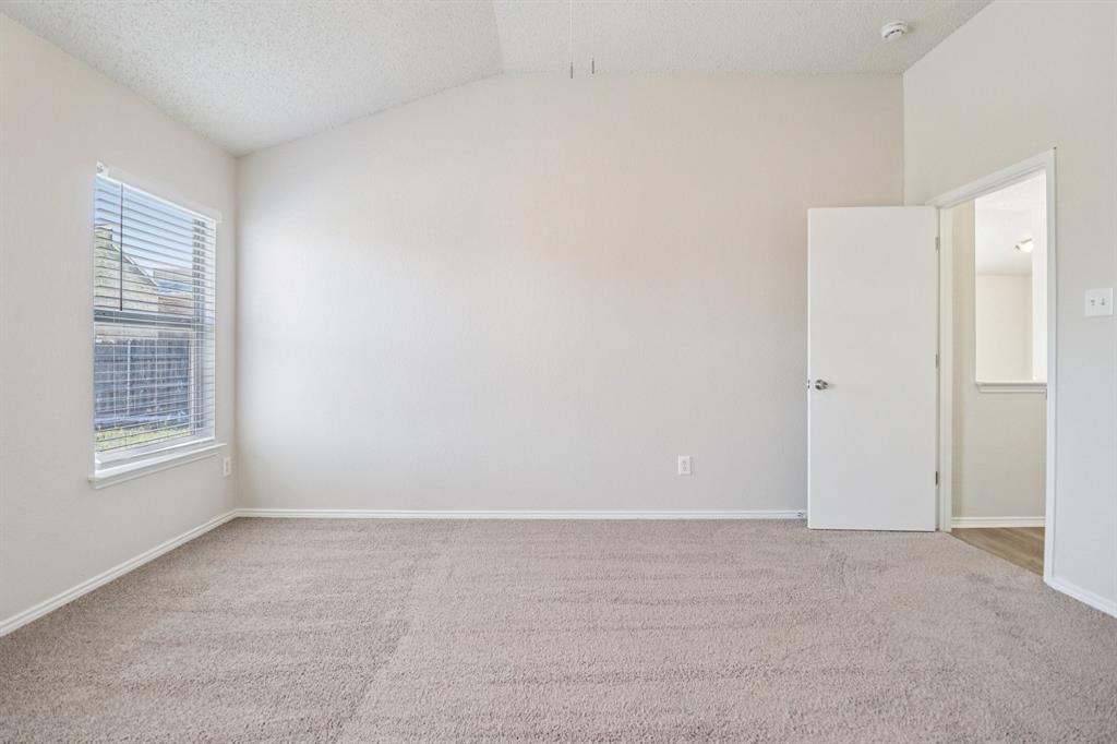 4701 Sea Ridge Drive Fort Worth, TX 76133 - Photo 18 of 35