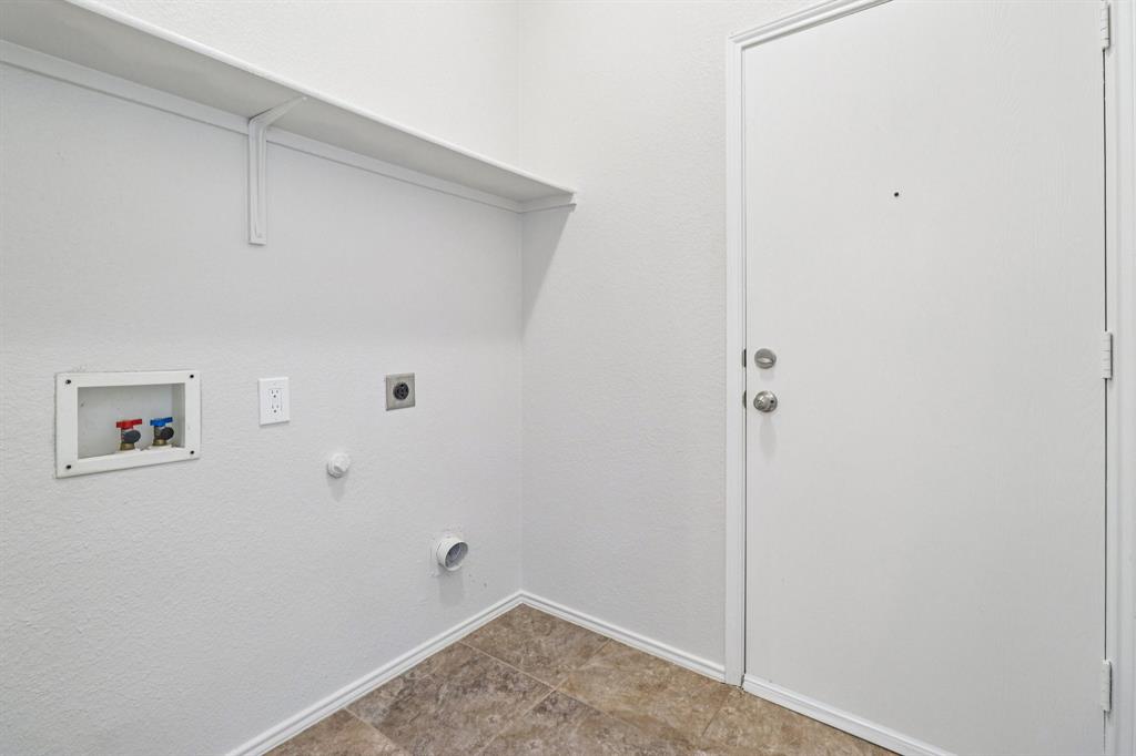 4701 Sea Ridge Drive Fort Worth, TX 76133 - Photo 23 of 35