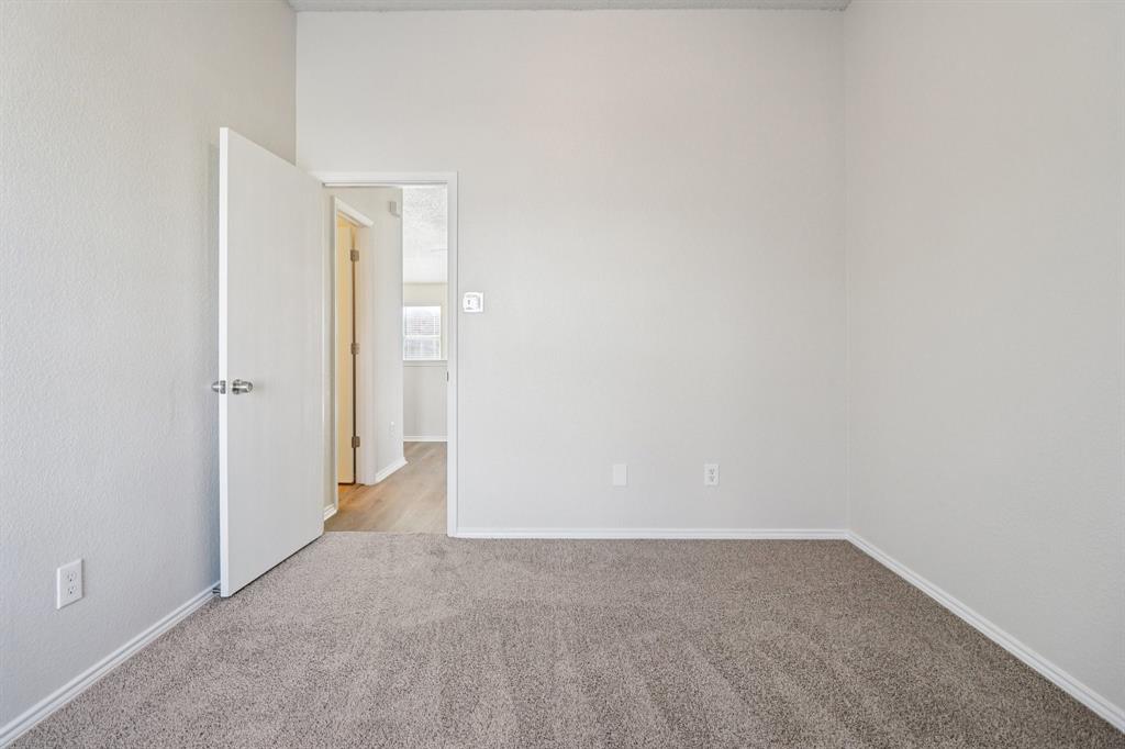 4701 Sea Ridge Drive Fort Worth, TX 76133 - Photo 28 of 35