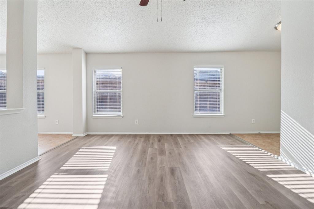 4701 Sea Ridge Drive Fort Worth, TX 76133 - Photo 5 of 35