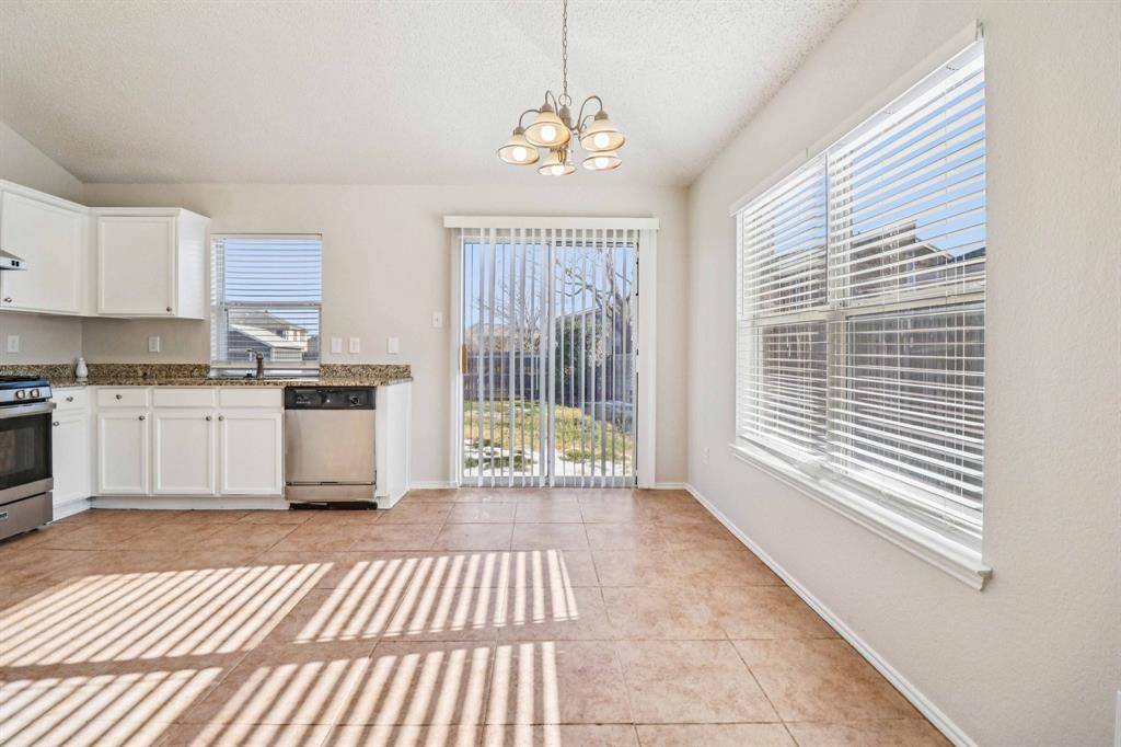 4701 Sea Ridge Drive Fort Worth, TX 76133 - Photo 8 of 35