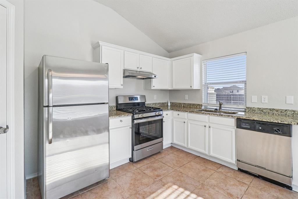 4701 Sea Ridge Drive Fort Worth, TX 76133 - Photo 10 of 35