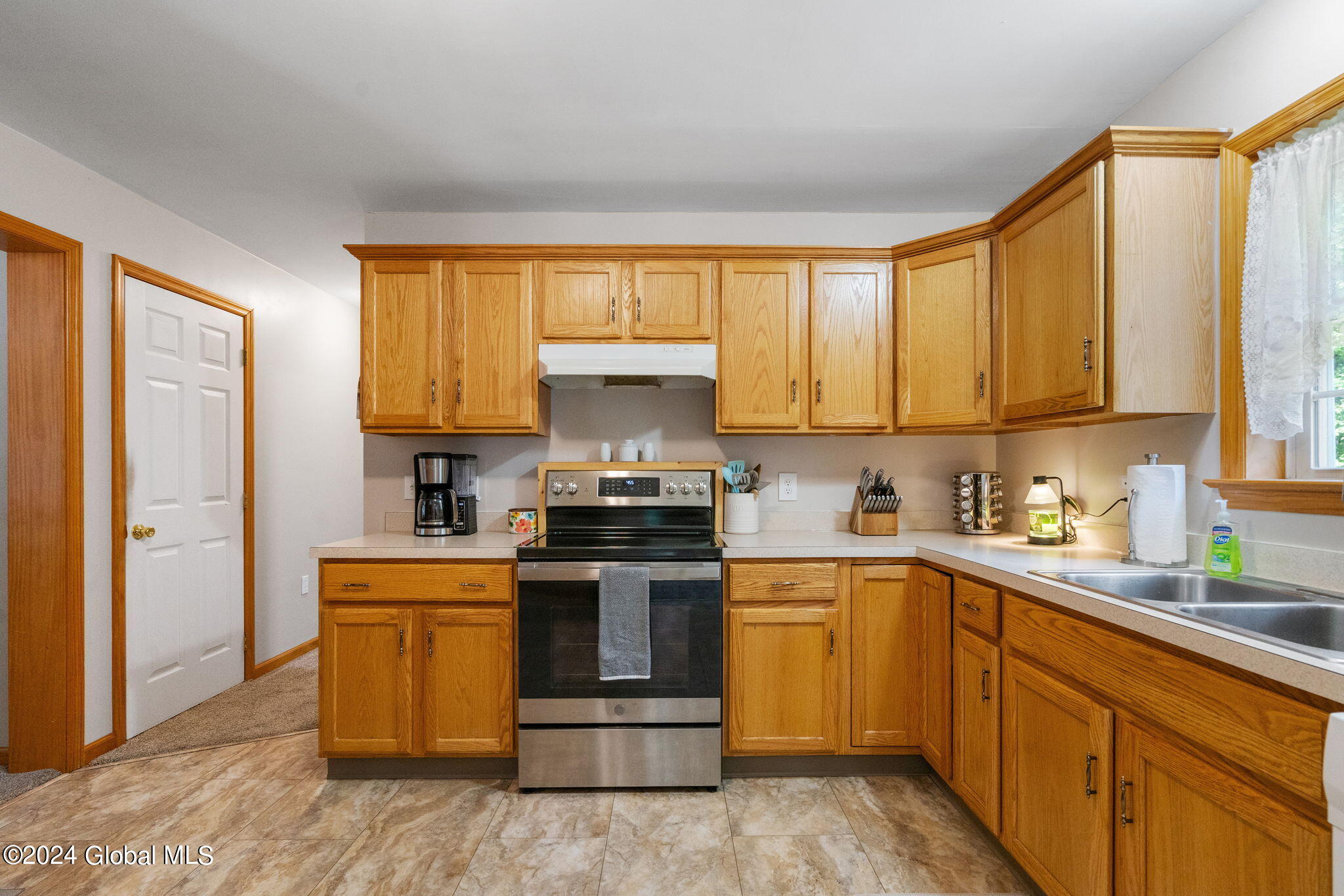 428 South Line Road Providence, NY 12074 - Photo 9 of 36 23-web-or-mls-438-south-line-rd