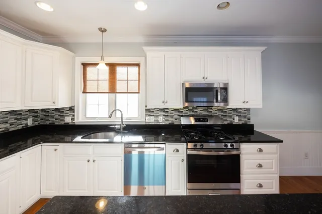 $4,500 | 4 Cyrus Way, Unit 4, Northborough, MA 01532