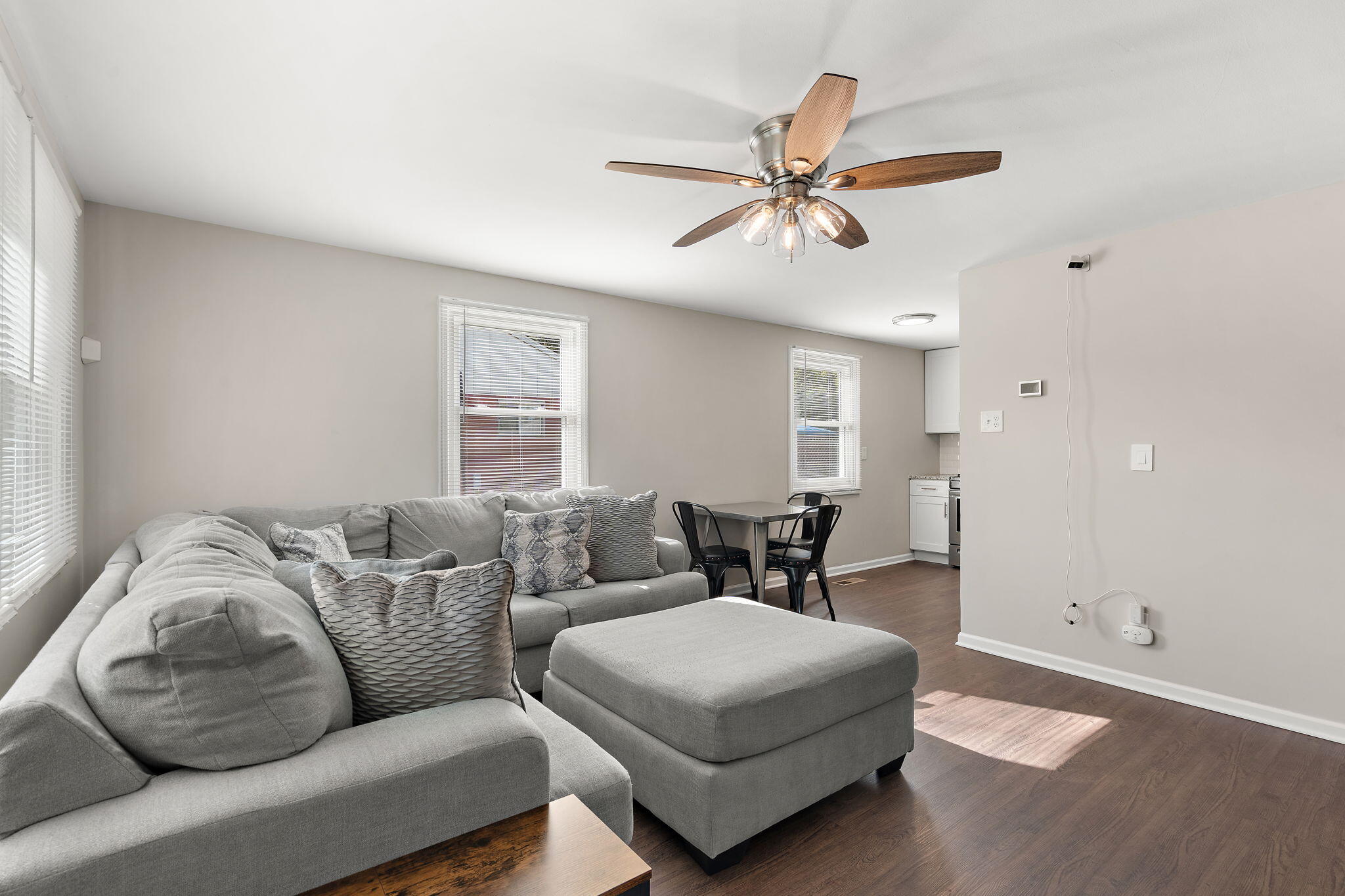 7324 Walnut Avenue Hammond, IN 46324 - Photo 5 of 19 a living room with furniture