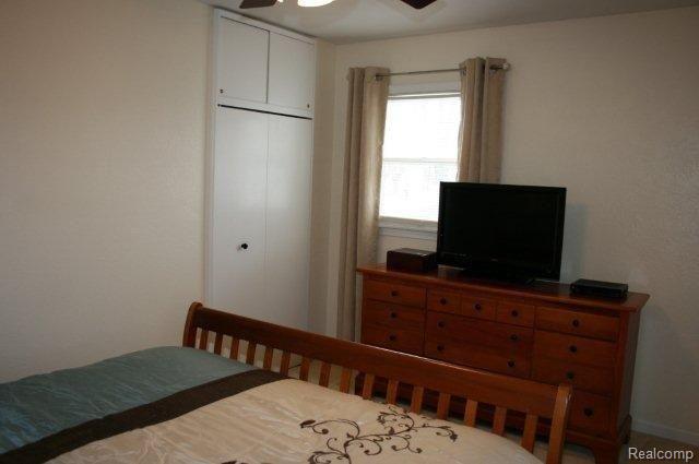 602 Cherry Road Monroe, MI 48161 - Photo 9 of 21 IMG_2859.jpg