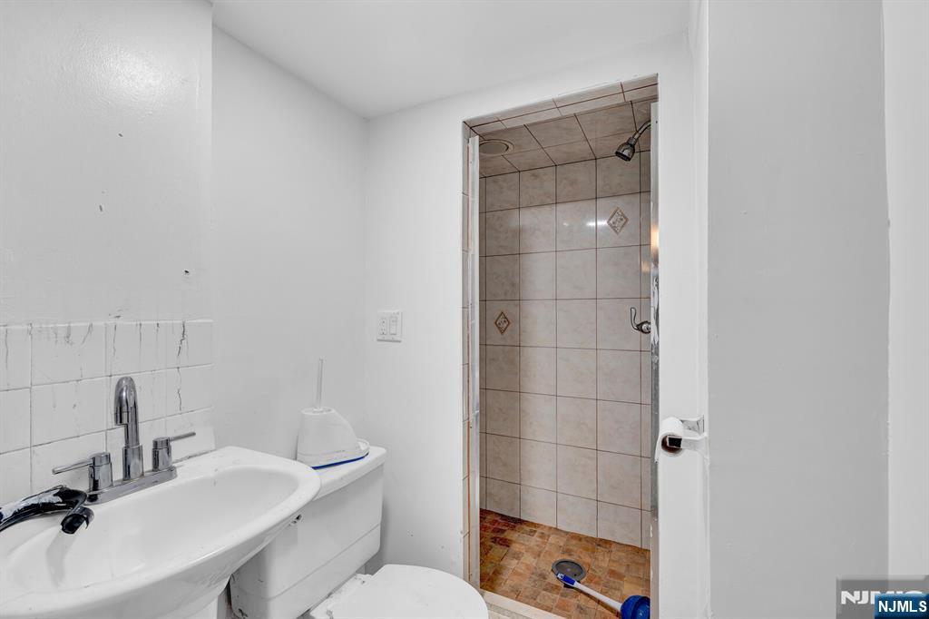 700 9th Street Secaucus, NJ 07094 - Photo 22 of 43