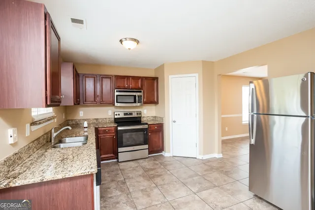 $2,365 | 8311 Champion Trail, Fairburn, GA 30213