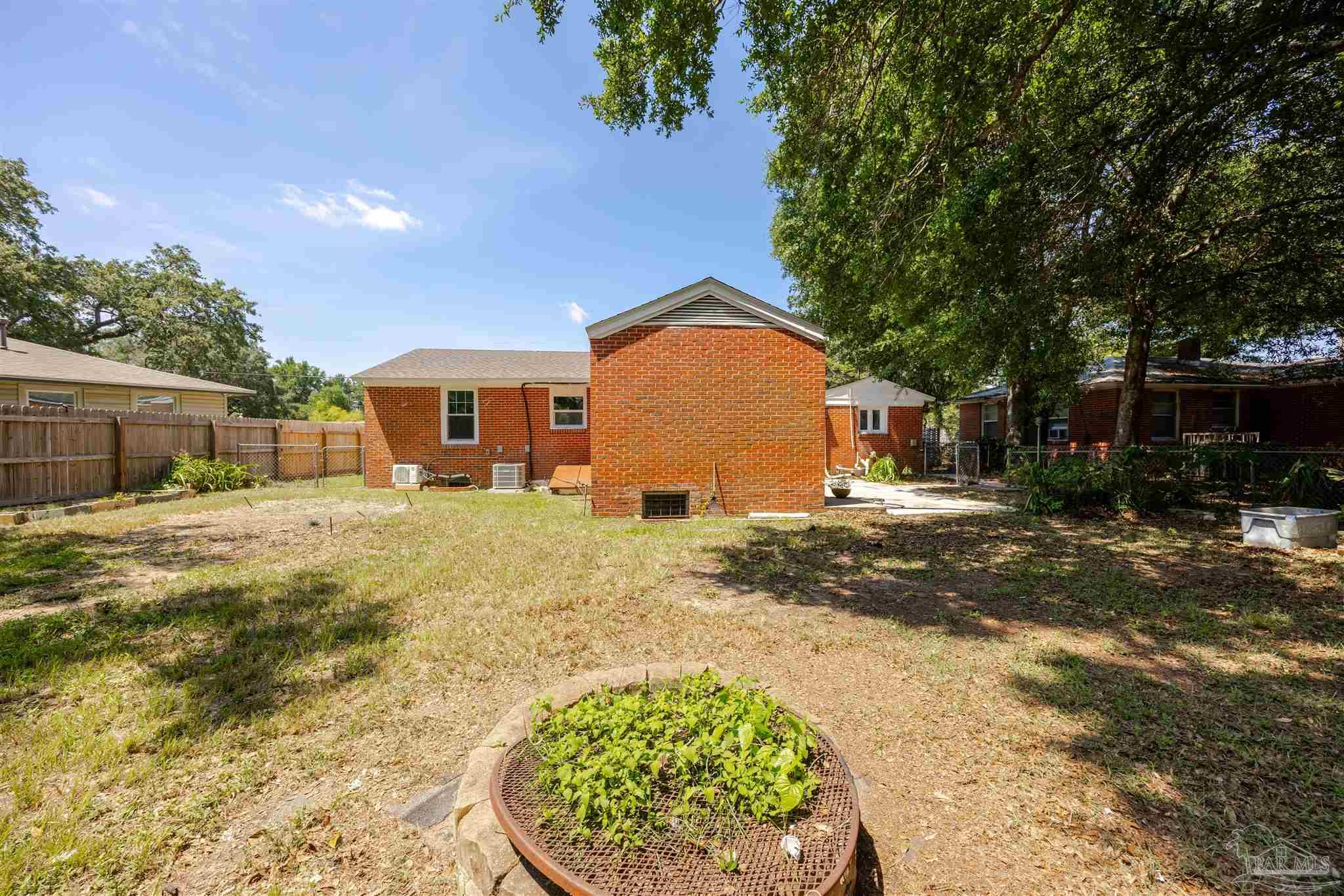 402 Rue Max Street Pensacola, FL 32507 - Photo 13 of 26
