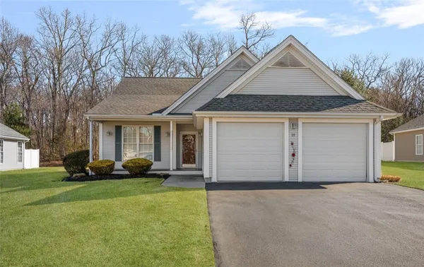 $625,000 | 21 Cambridge Circle, Smithfield, RI 02917