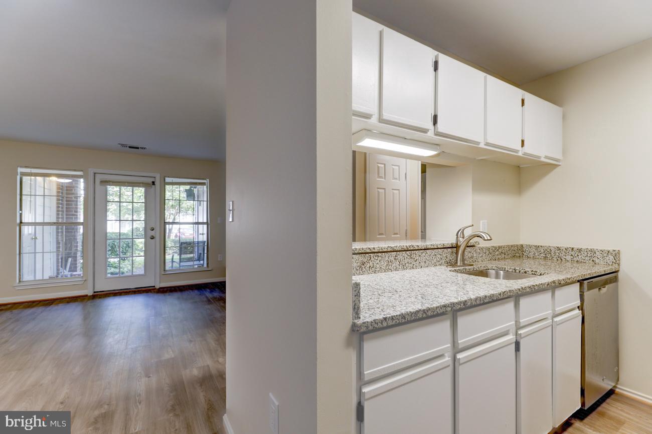 20977 Timber Ridge Terrace, Unit 101 Ashburn, VA 20147 - Photo 3 of 16 Gallery Image 3