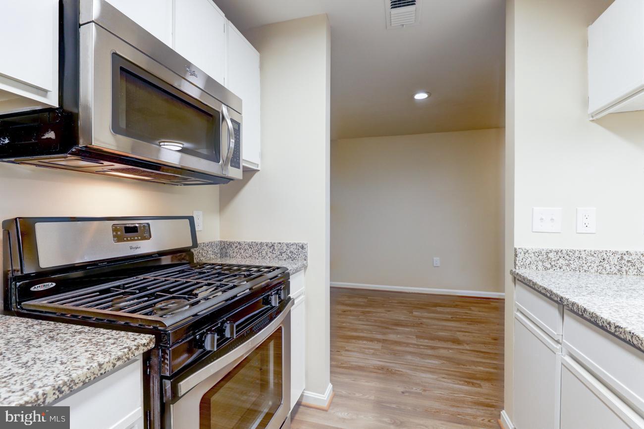 20977 Timber Ridge Terrace, Unit 101 Ashburn, VA 20147 - Photo 5 of 16 Gallery Image 5