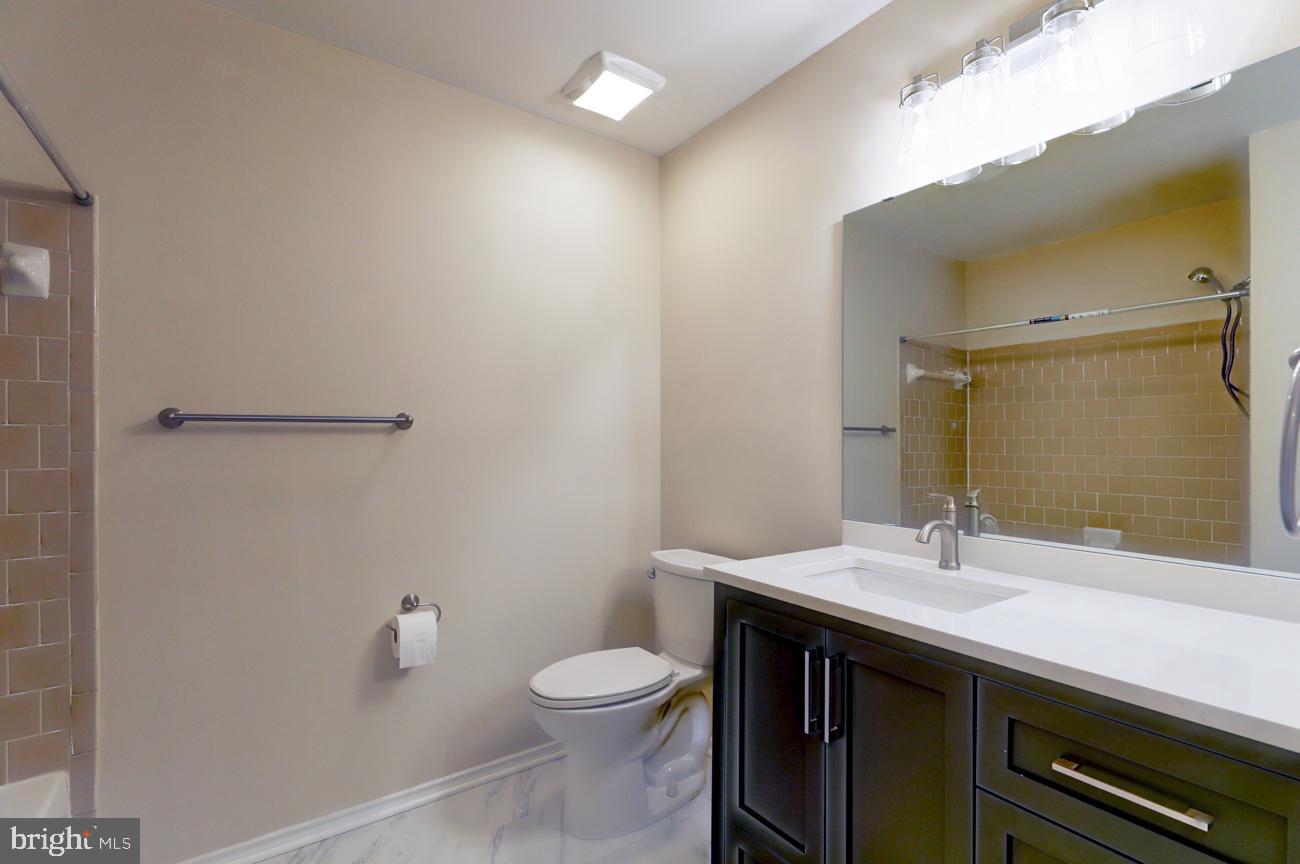20977 Timber Ridge Terrace, Unit 101 Ashburn, VA 20147 - Photo 9 of 16 Gallery Image 9