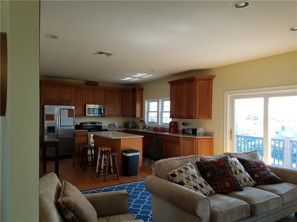 7 Defelice Road Narragansett, RI 02882 - Photo 11 of 27 Gallery Image 11