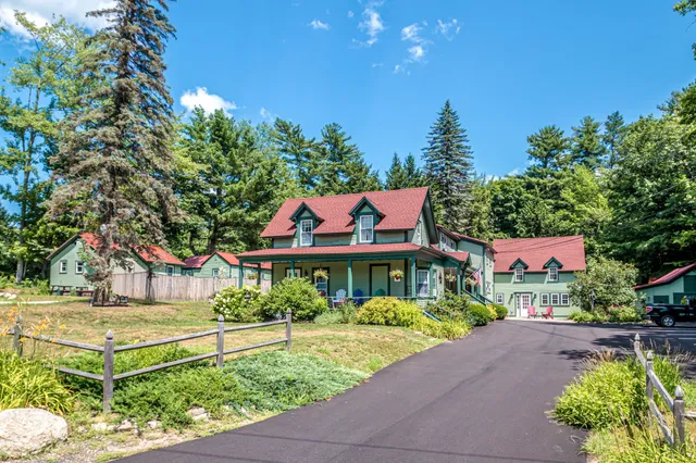 $1,100,000 | 207 Seavey Street, Conway, NH 03860