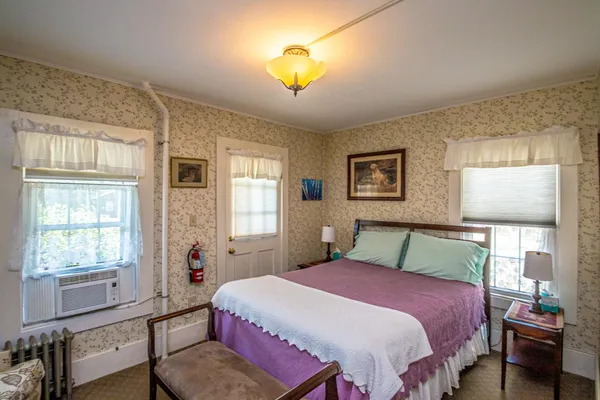 $1,100,000 | 207 Seavey Street, Conway, NH 03860