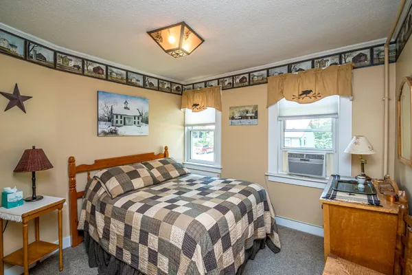 $1,100,000 | 207 Seavey Street, Conway, NH 03860