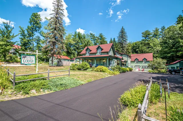 $1,100,000 | 207 Seavey Street, Conway, NH 03860