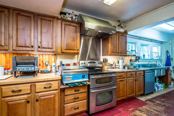 $1,100,000 | 207 Seavey Street, Conway, NH 03860