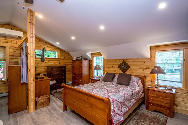 $1,100,000 | 207 Seavey Street, Conway, NH 03860