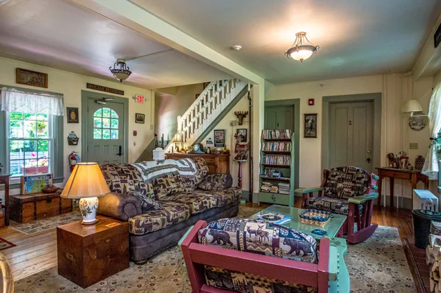 $1,100,000 | 207 Seavey Street, Conway, NH 03860