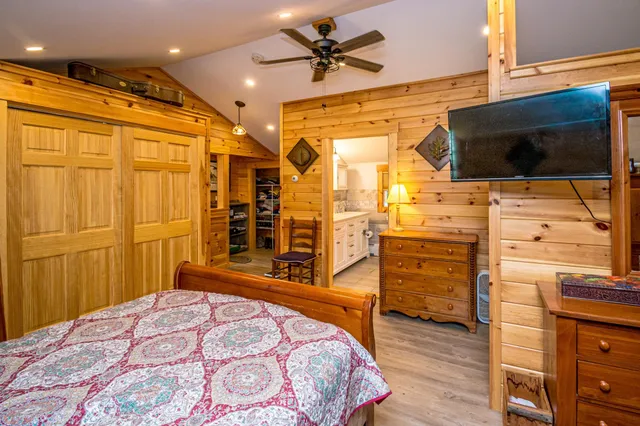 $1,100,000 | 207 Seavey Street, Conway, NH 03860