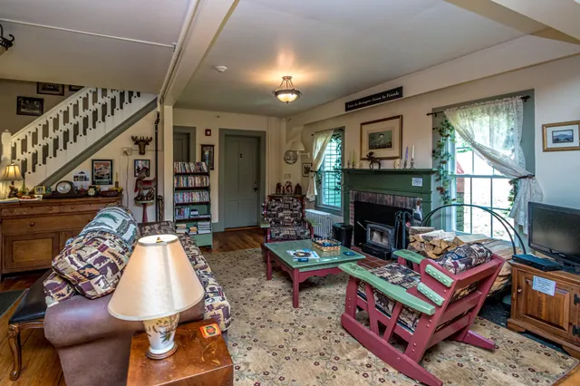 $1,100,000 | 207 Seavey Street, Conway, NH 03860