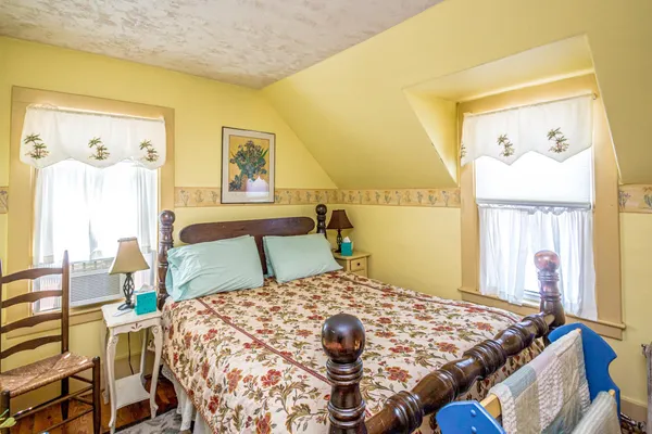 $1,100,000 | 207 Seavey Street, Conway, NH 03860