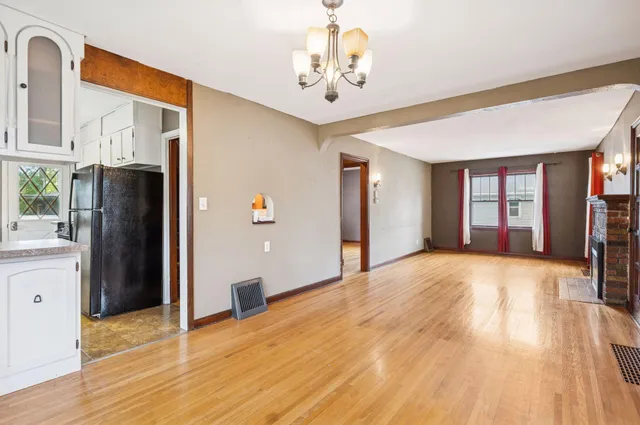 $329,900 | 833 Summit Avenue, St. Paul Park, MN 55071