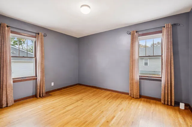 $329,900 | 833 Summit Avenue, St. Paul Park, MN 55071