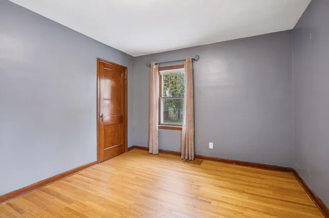 $329,900 | 833 Summit Avenue, St. Paul Park, MN 55071