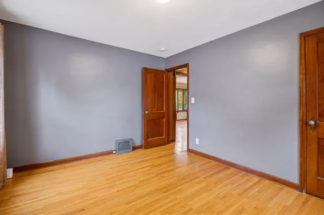 $329,900 | 833 Summit Avenue, St. Paul Park, MN 55071