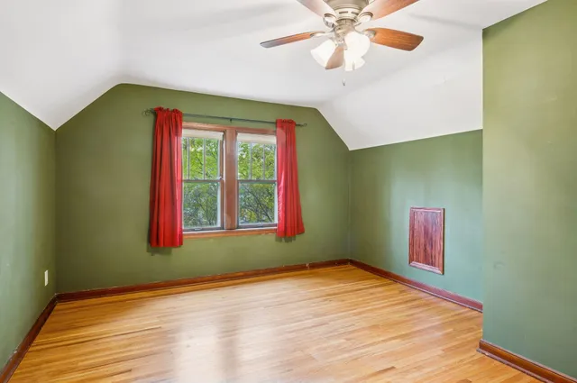 $329,900 | 833 Summit Avenue, St. Paul Park, MN 55071