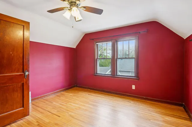 $329,900 | 833 Summit Avenue, St. Paul Park, MN 55071