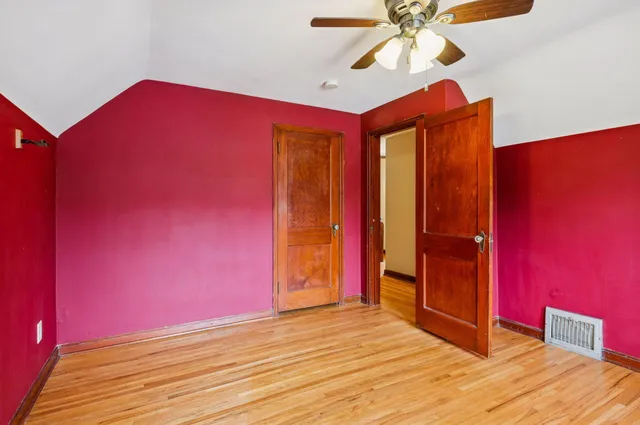 $329,900 | 833 Summit Avenue, St. Paul Park, MN 55071