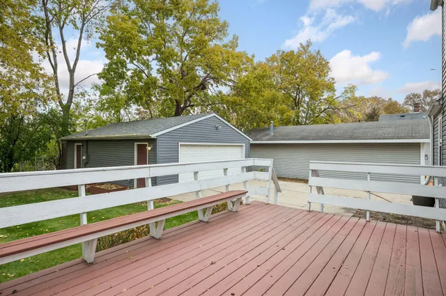 $329,900 | 833 Summit Avenue, St. Paul Park, MN 55071