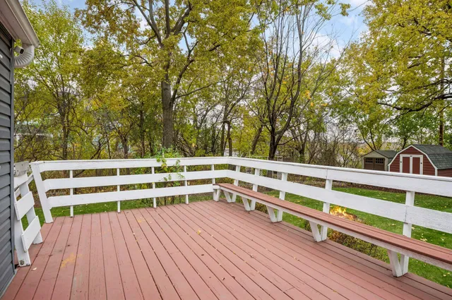 $329,900 | 833 Summit Avenue, St. Paul Park, MN 55071