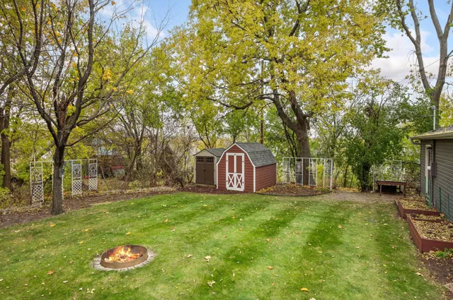 $329,900 | 833 Summit Avenue, St. Paul Park, MN 55071