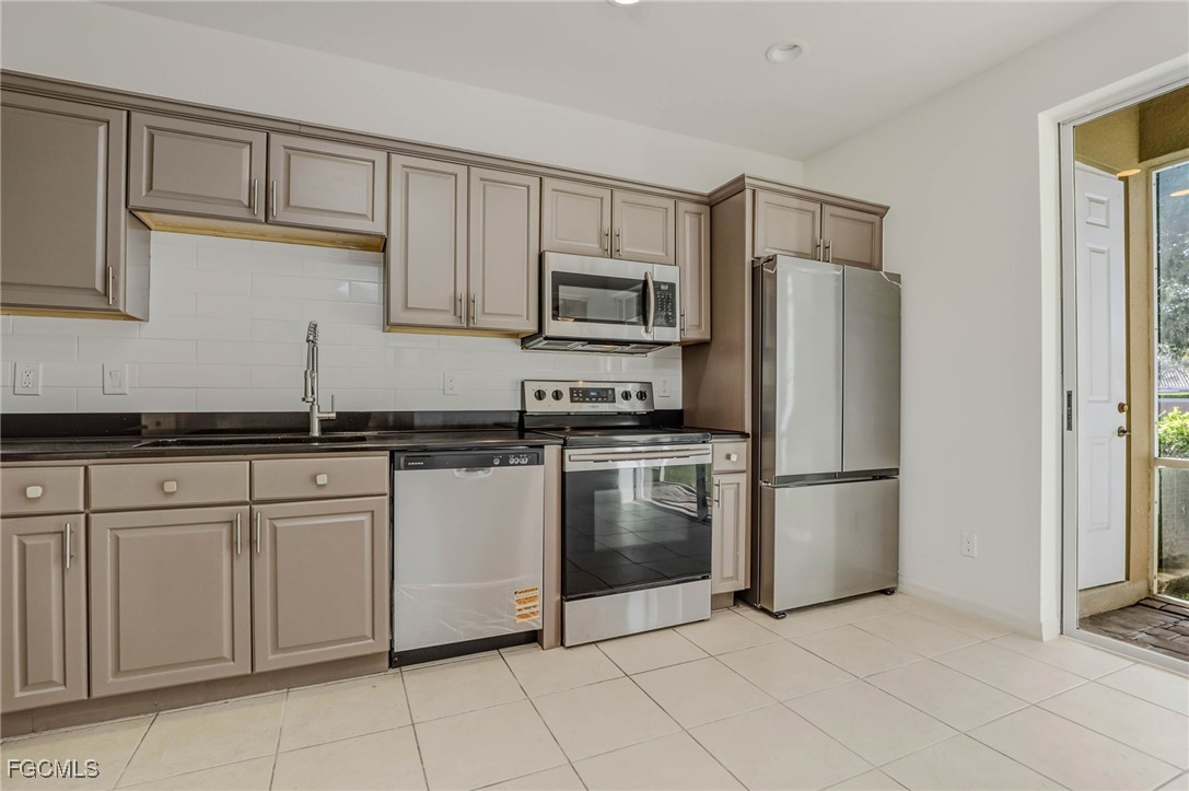 17568 Brickstone Loop Fort Myers, FL 33967 - Photo 9 of 48