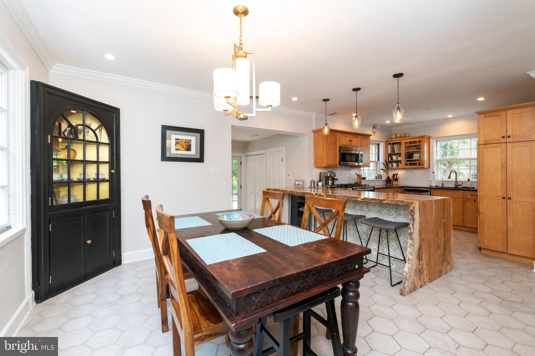 906 Old Oak Road Baltimore, MD 21212 - Photo 9 of 38 Gallery Image 9
