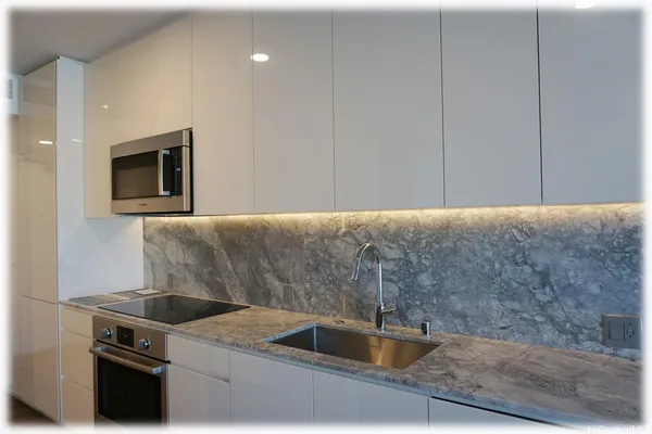 $2,700 | 987 Queen Street, Unit 1109, Honolulu, HI 96814