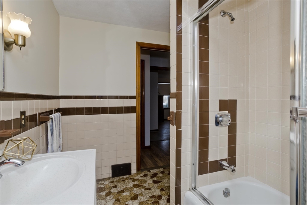 147 Bowles Park Springfield, MA 01104 - Photo 20 of 30
