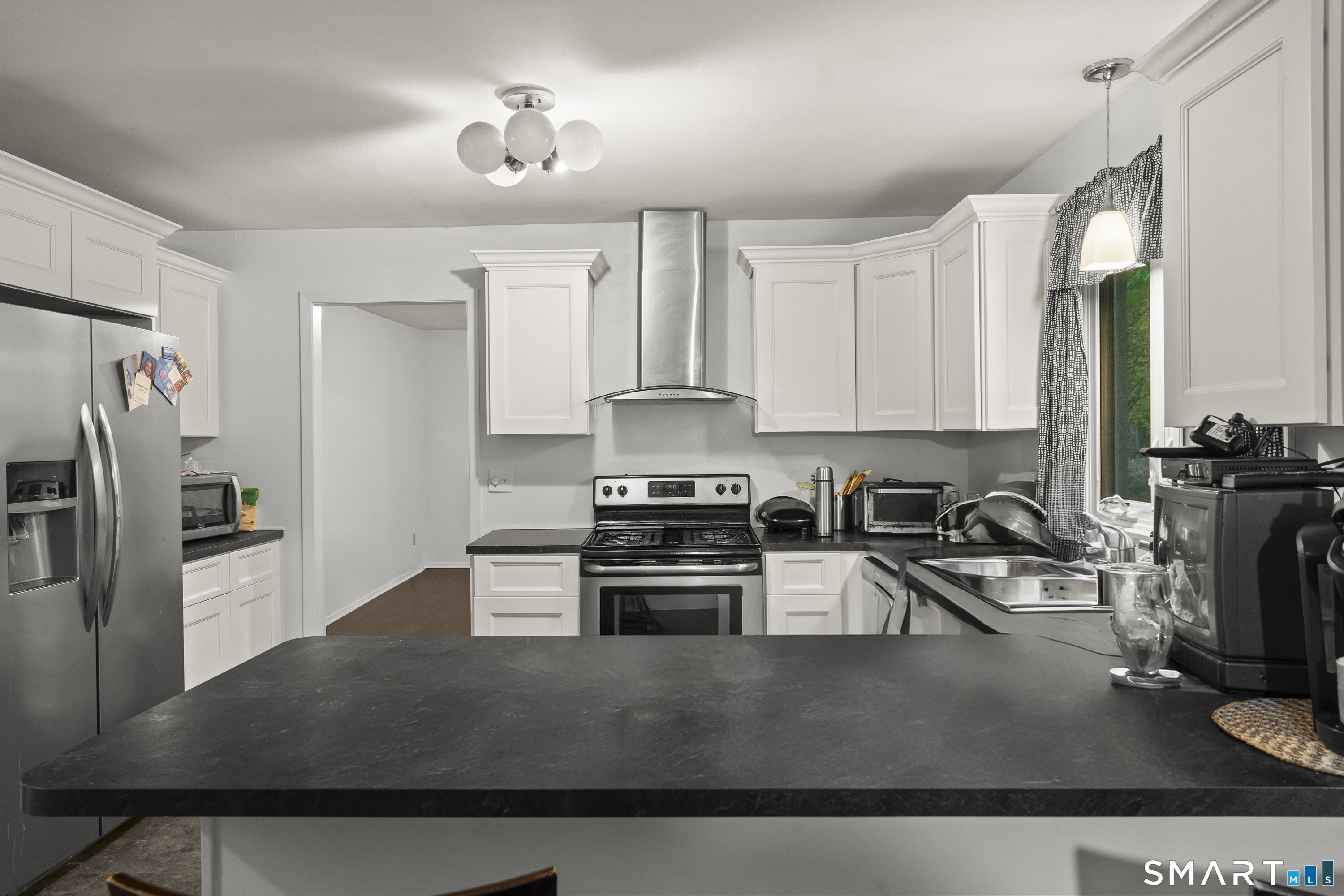 295 Stevenson Road New Haven, CT 06515 - Photo 12 of 36