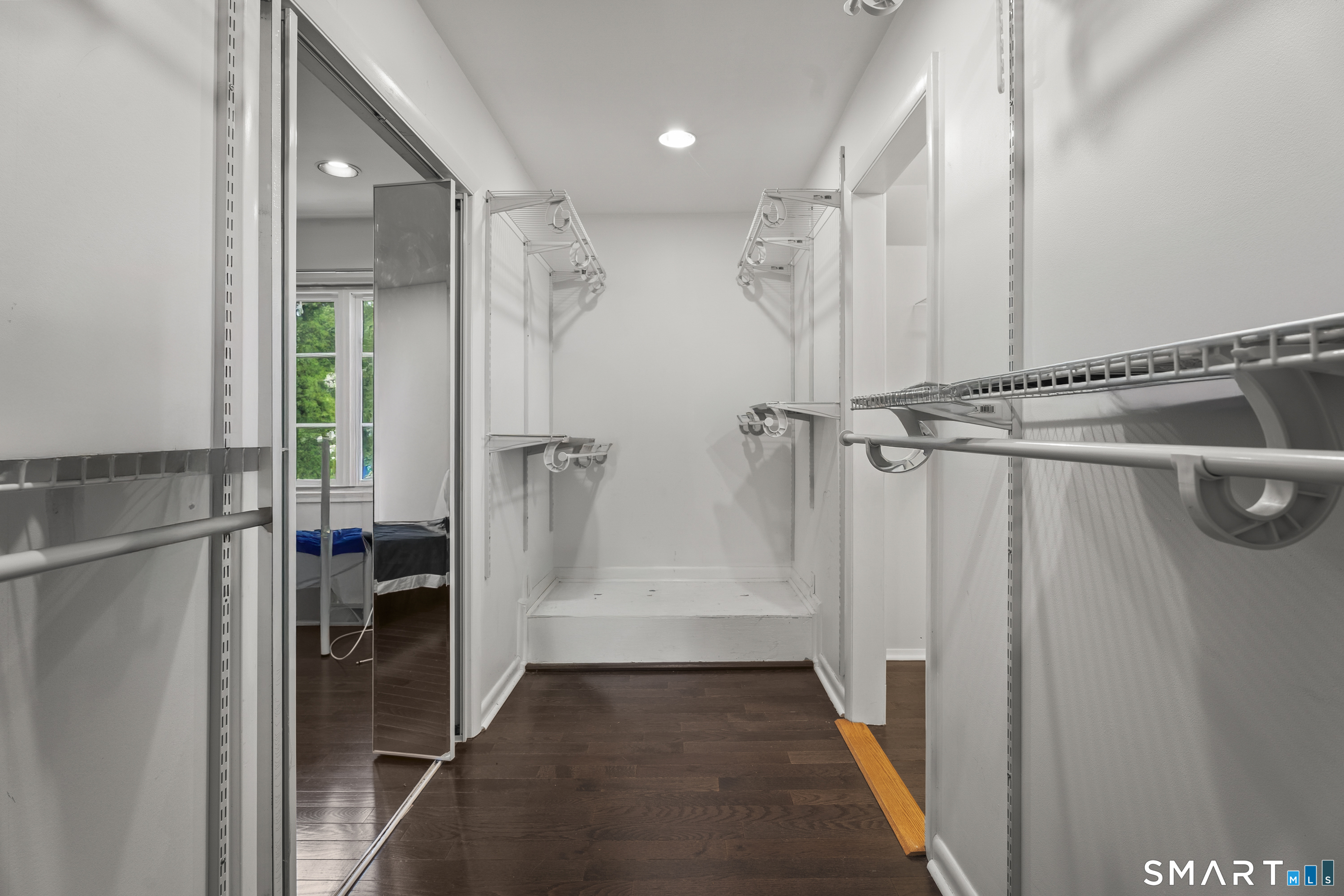 295 Stevenson Road New Haven, CT 06515 - Photo 22 of 36